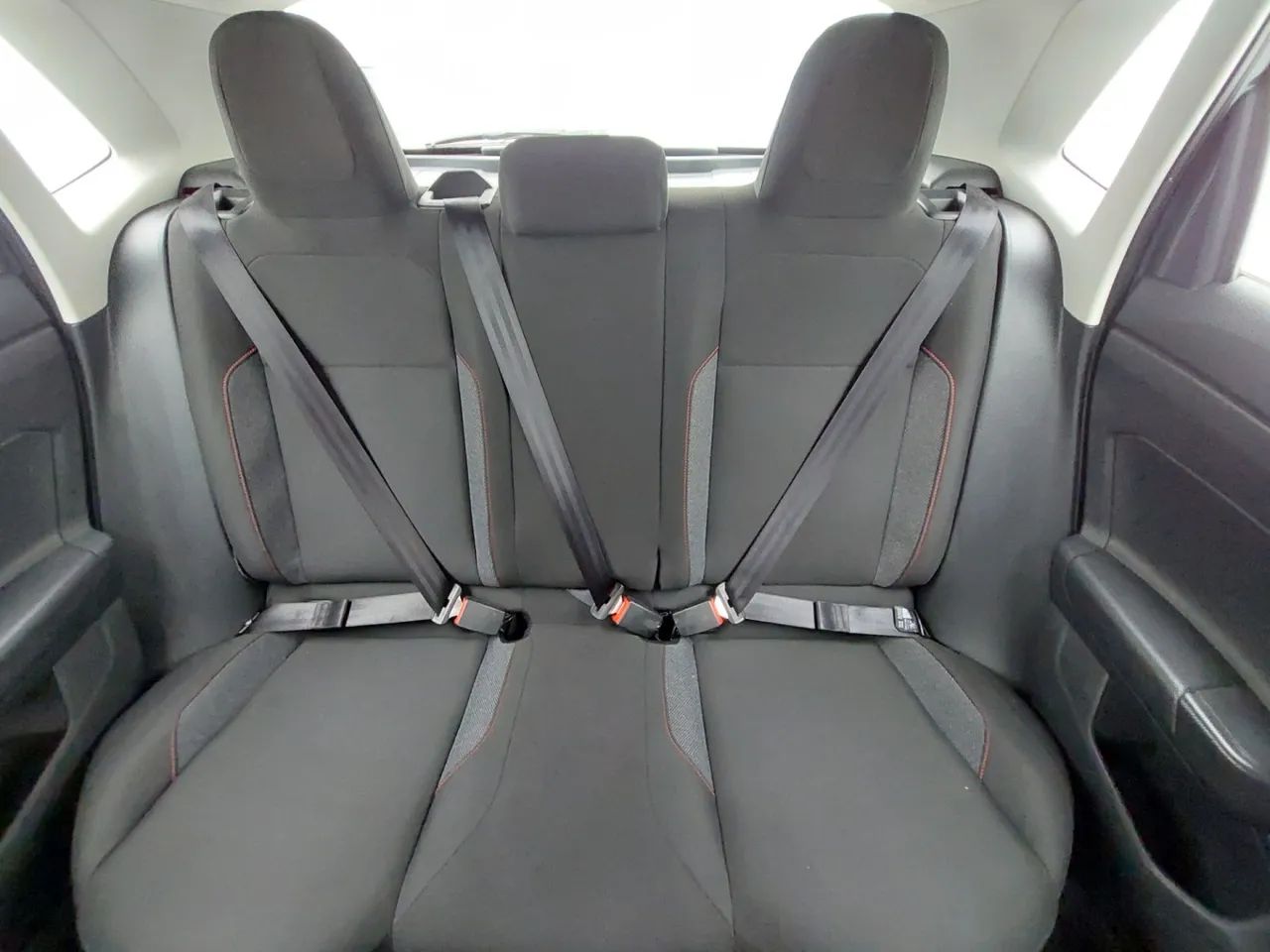 Volkswagen Polo Track 1.0 Flex 12V 5p, foto 18 de 18