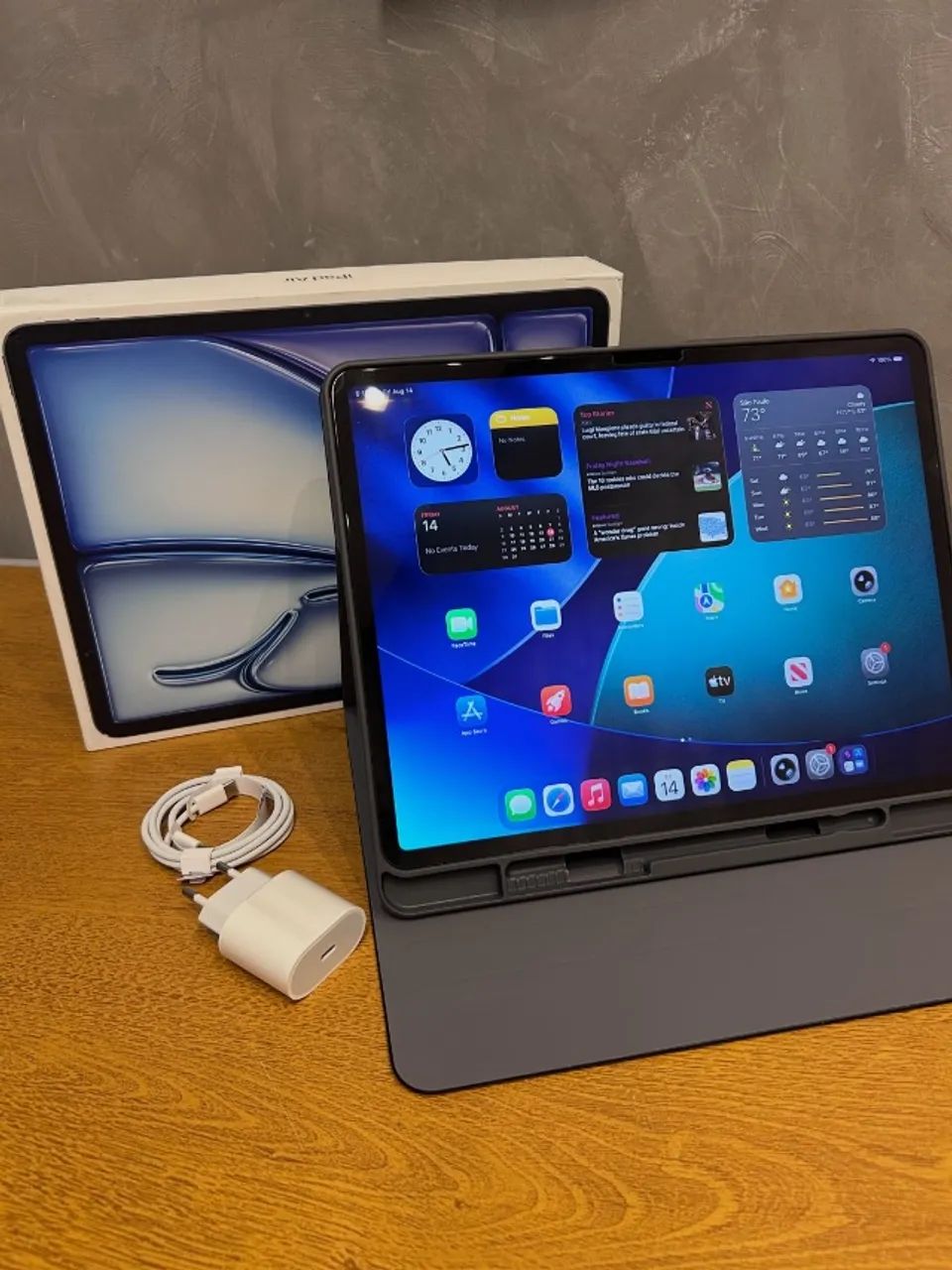 iPad Air M3 13 Polegadas ( 5G + Wi-Fi ) com caixa