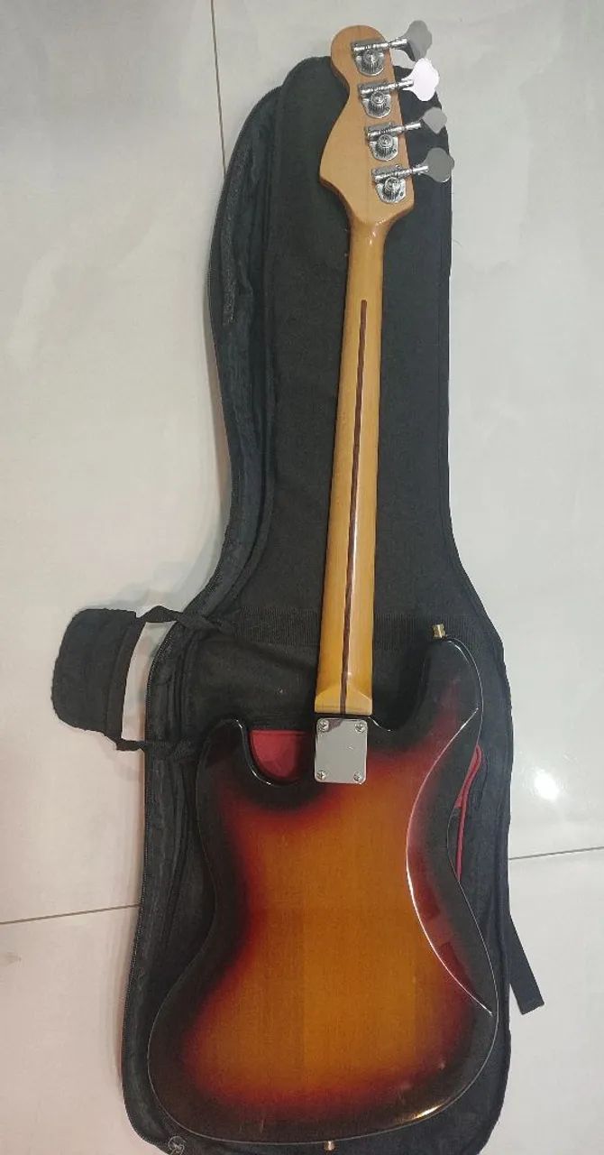 Baixo Jazz Bass Squier Fender - Instrumentos musicais - Gávea
