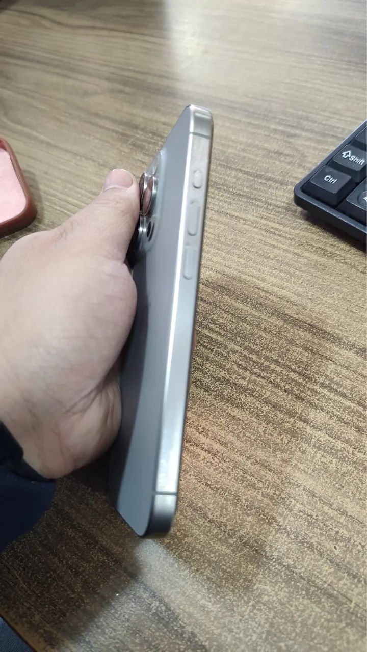 Vendo iPhone 15 pro 256 gb - Foto 2