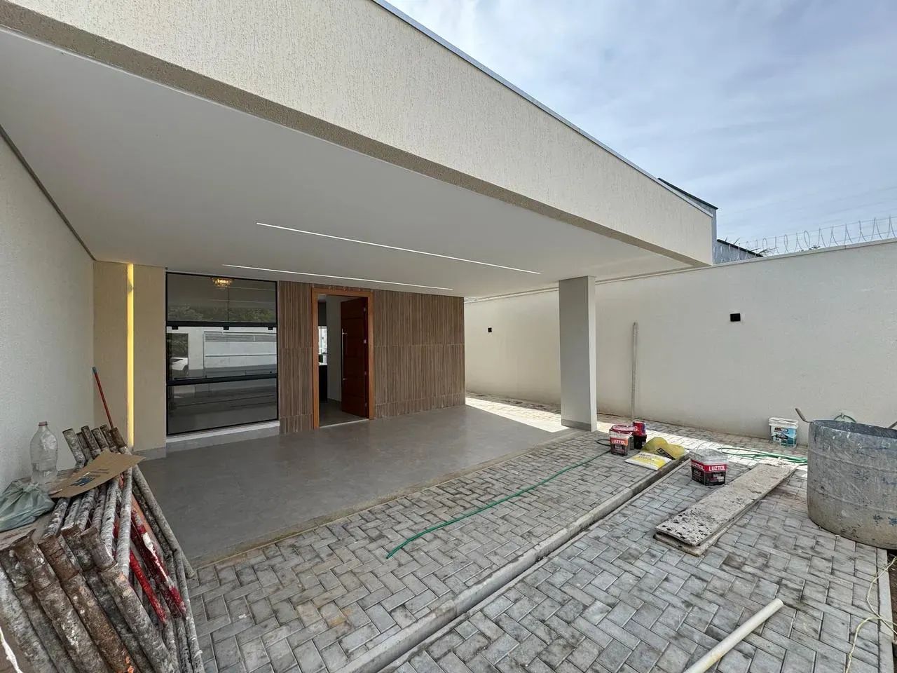 Linda casa com três suítes 509 Sul (A)
