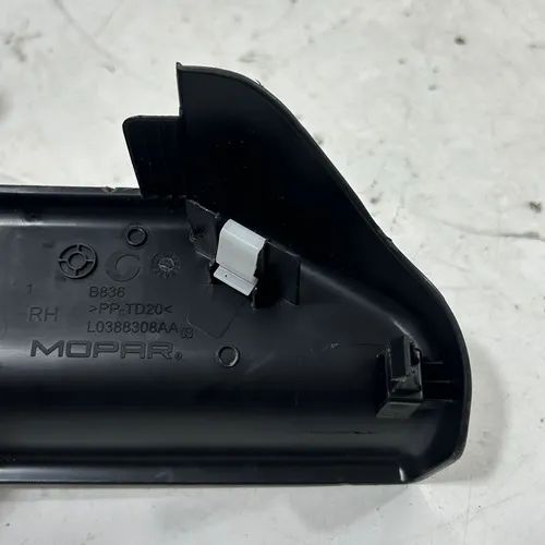 Capa Trilho Banco Direito Jeep Compass T270 2022 A 2024 Preto - Foto 6