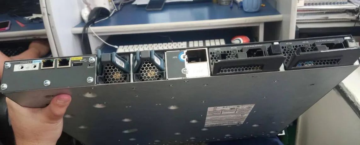 Switch Cisco C3560X-48P-S - PoE+ 48 portas - Foto 2