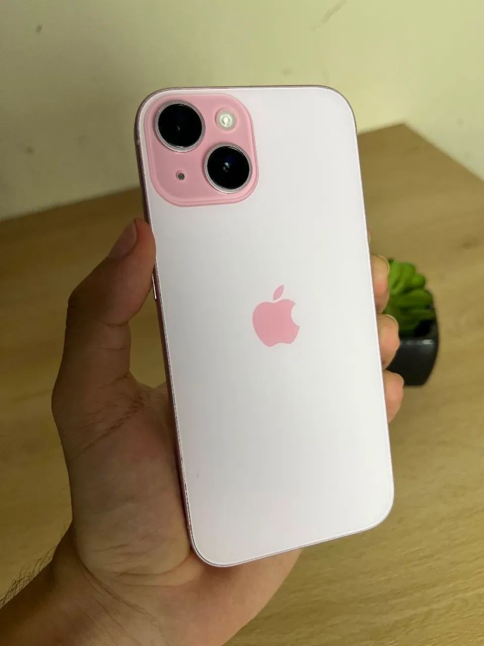 iPhone 15 rose 