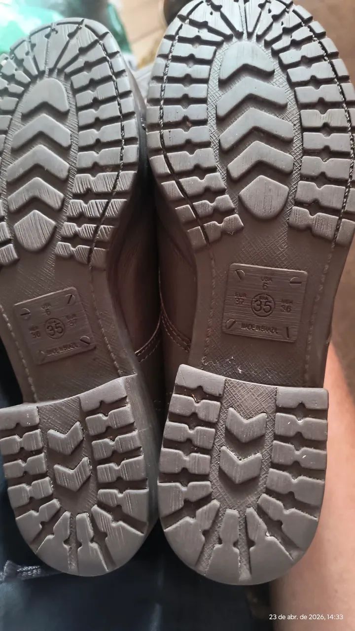 Bota de Couro com zíper número 35 - Foto 3