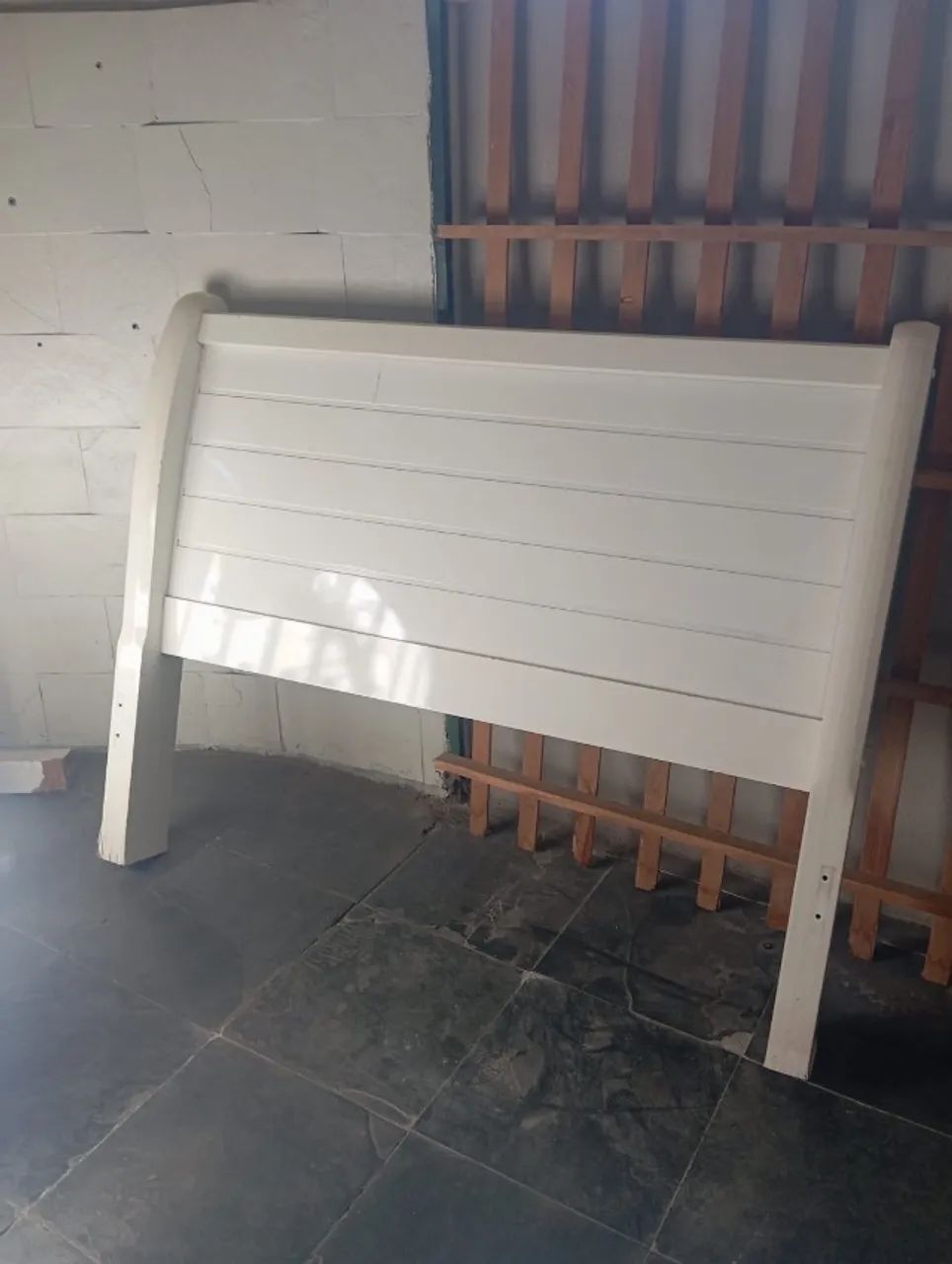Cama de Casal Completa com Cabeceira Dupla Face (Preto/Branco) - Desapego