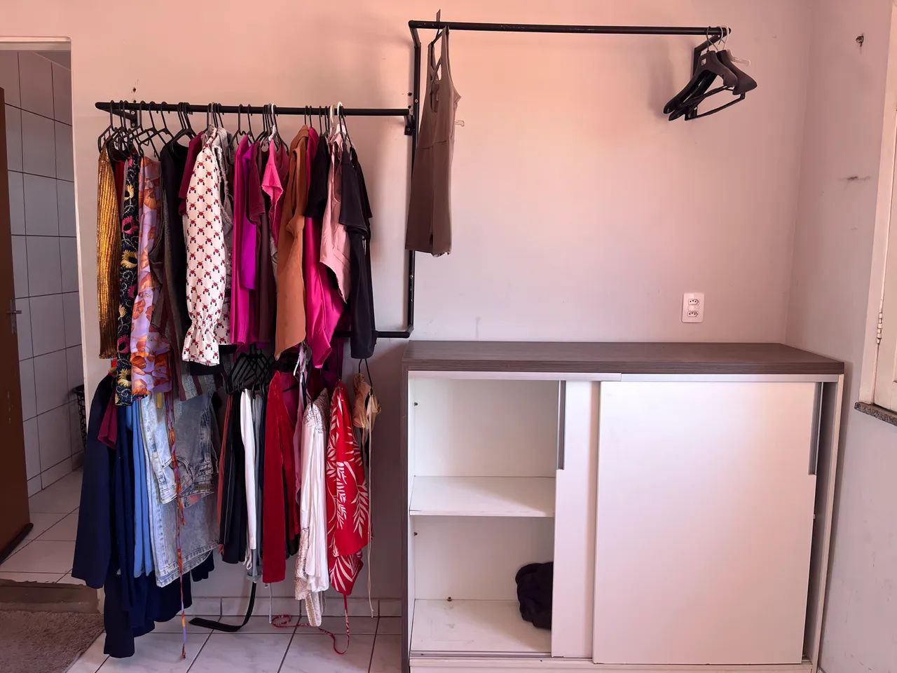 Kit Quarto : Araras + Armário 