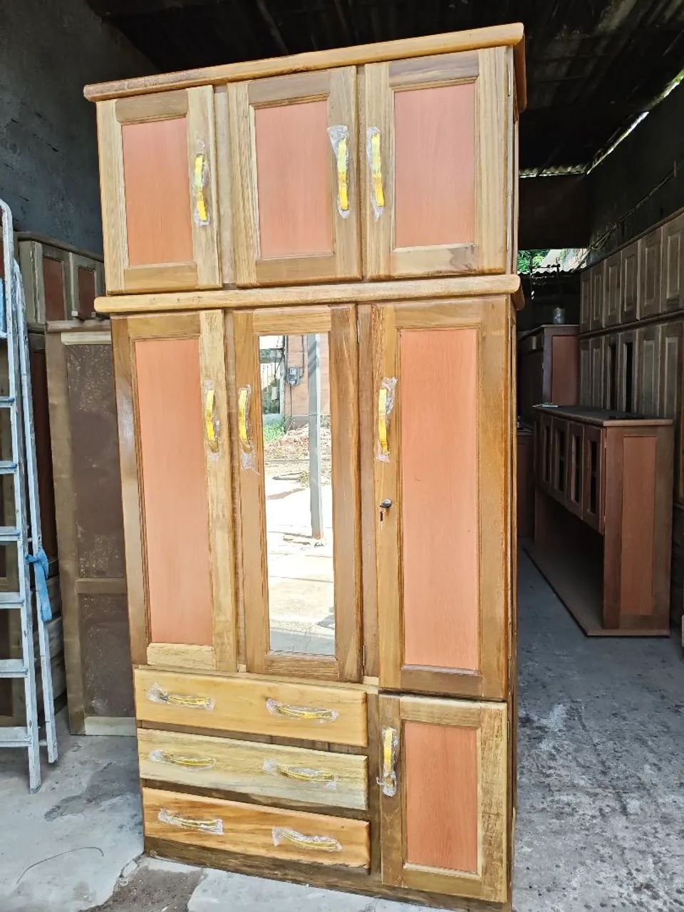Guarda roupa espelhado com maleiro entrega grátis  - Foto 4