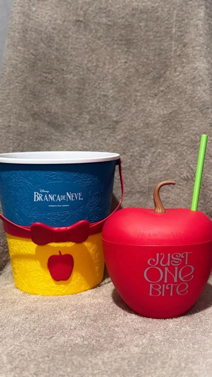 balde e copo de cinema temáticos branca de neve 