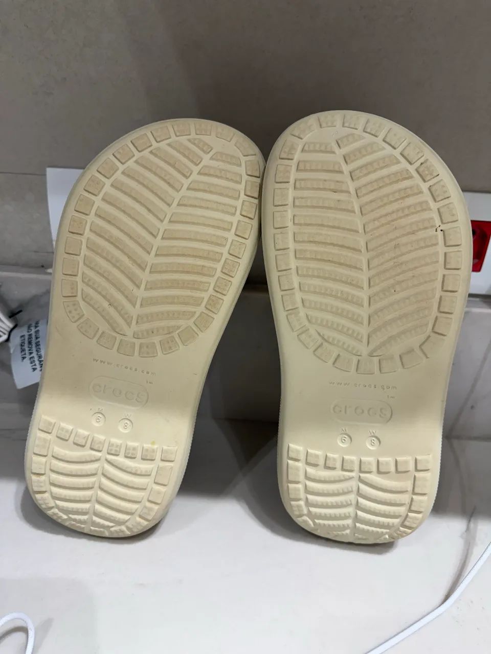 Chinelo Crocs  - Foto 4