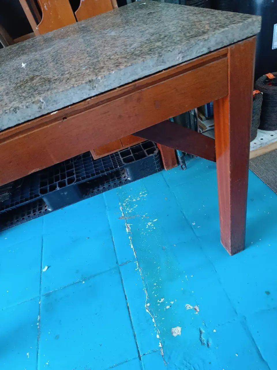 Mesa com tampão de mármore 1,20x0,70 - Foto 3