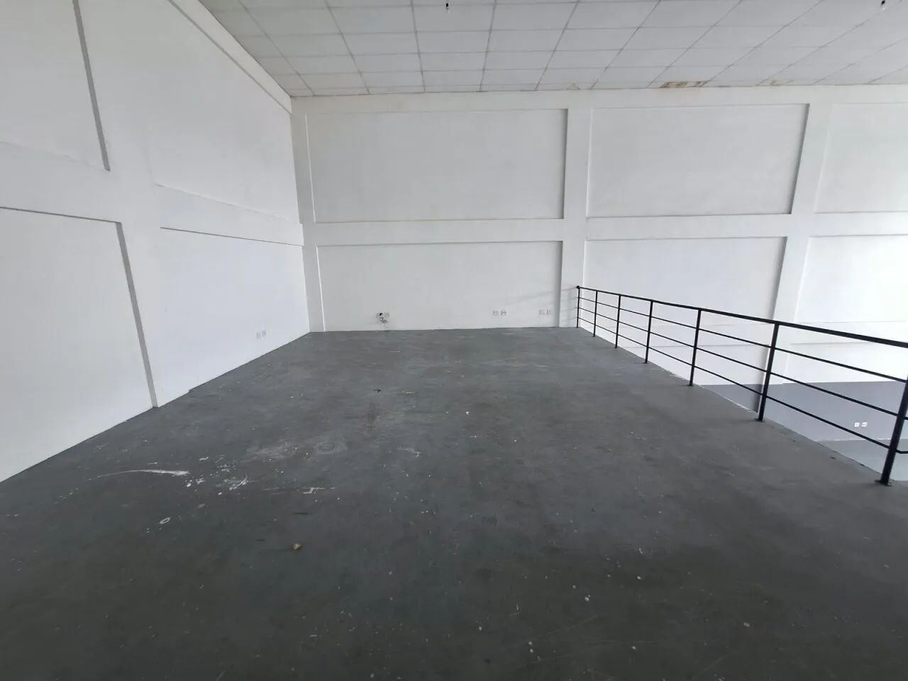 GALPÃOCOM 300 M2 E PE DIREITO DE 8 M FL26 - Foto 5
