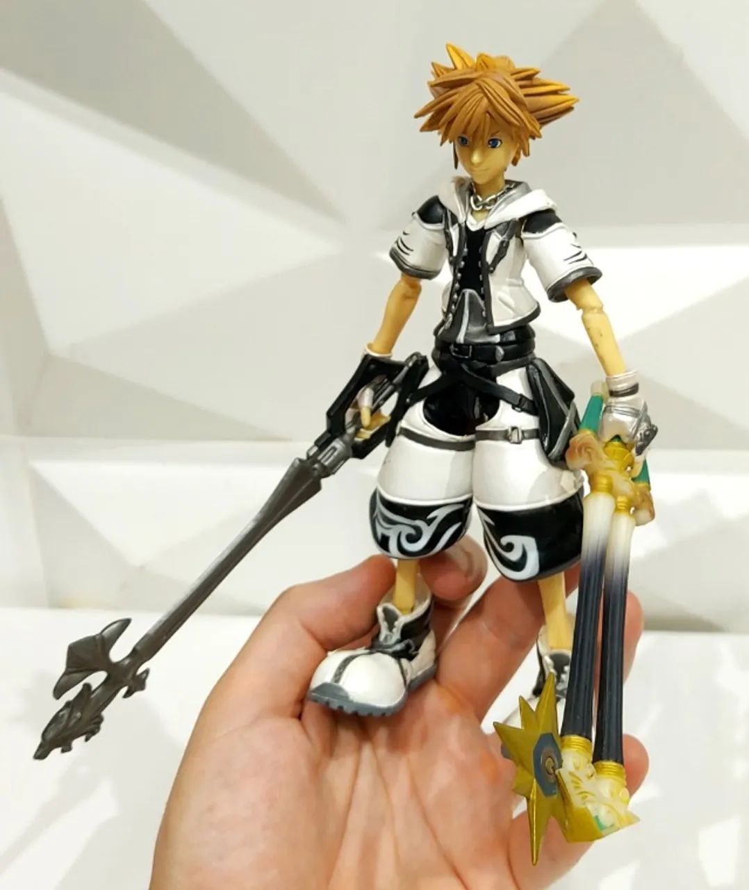Play Arts Kingdom Hearts Ii Sora Final Form Bootleg - Leia 