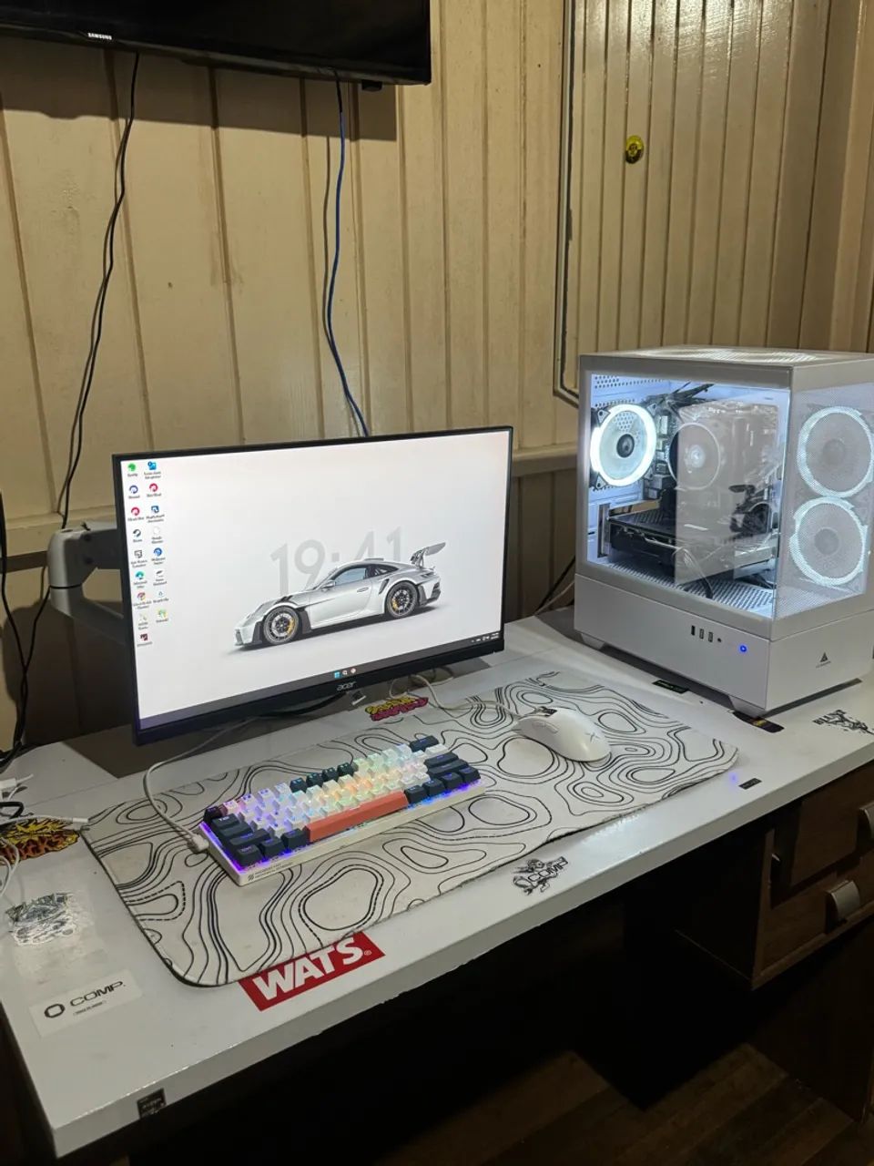 Vendo pc gamer completo, com periféricos, braço articulado, tudo. - Foto 4