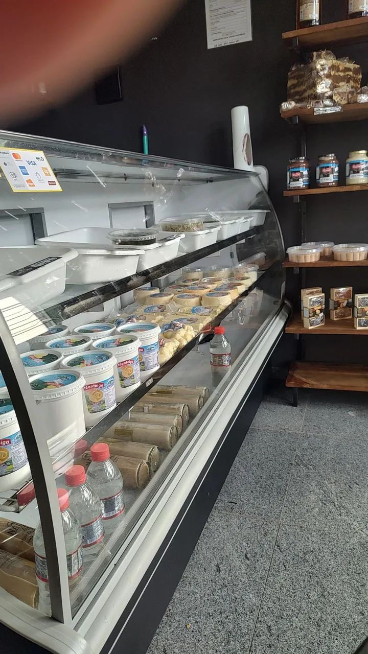 Freezer super espaçoso e conservado