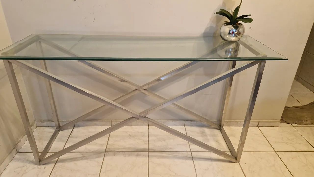 Vendo Aparador de inox com tampa de vidro