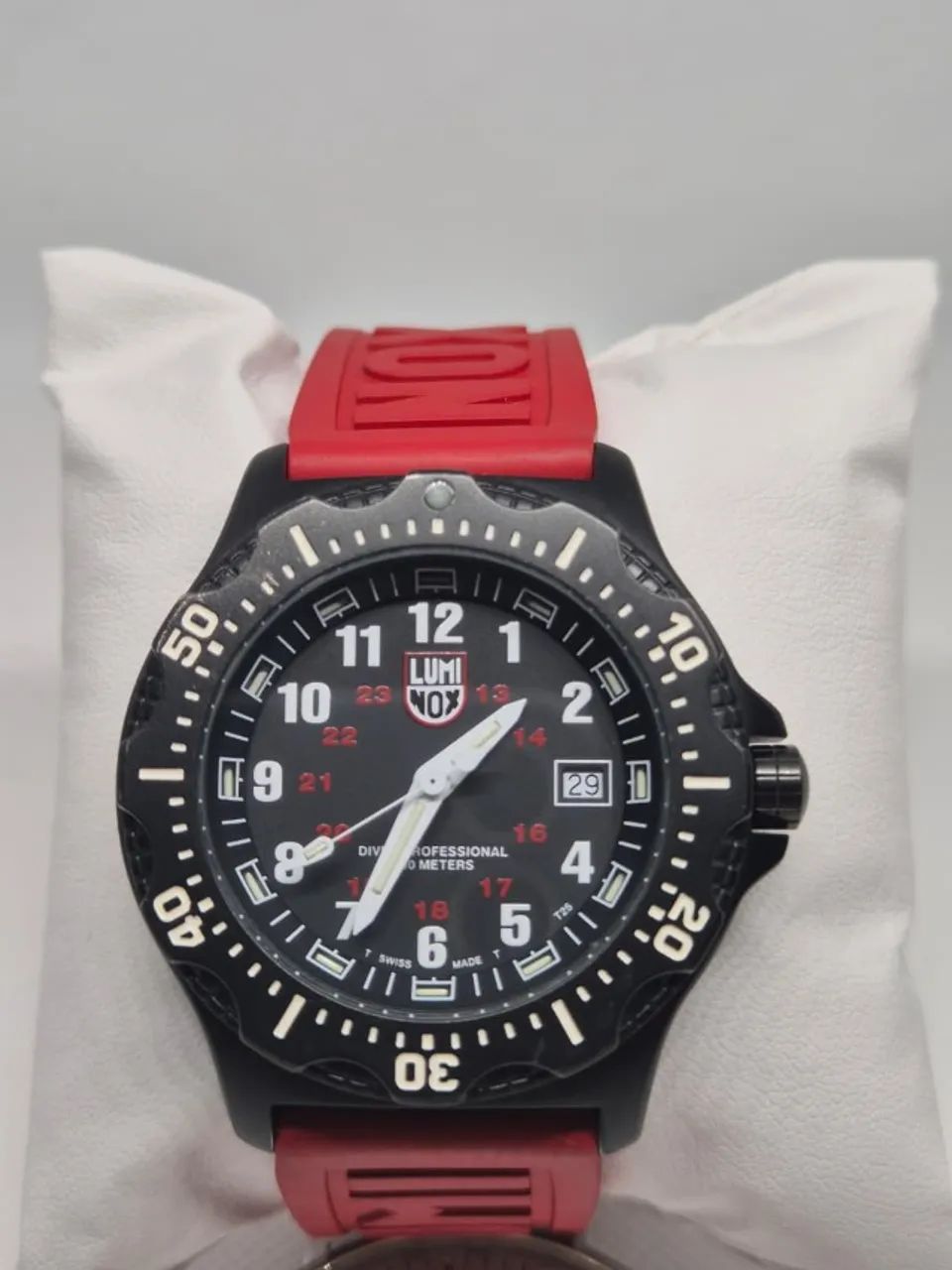 Relógio Luminox Black Ops (8400 Series), case 44mm e pulseira nova original Luminox