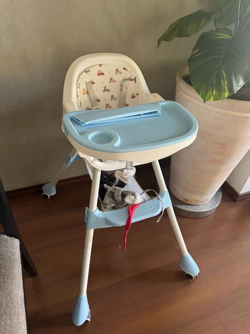 Cadeira de comer infantil 