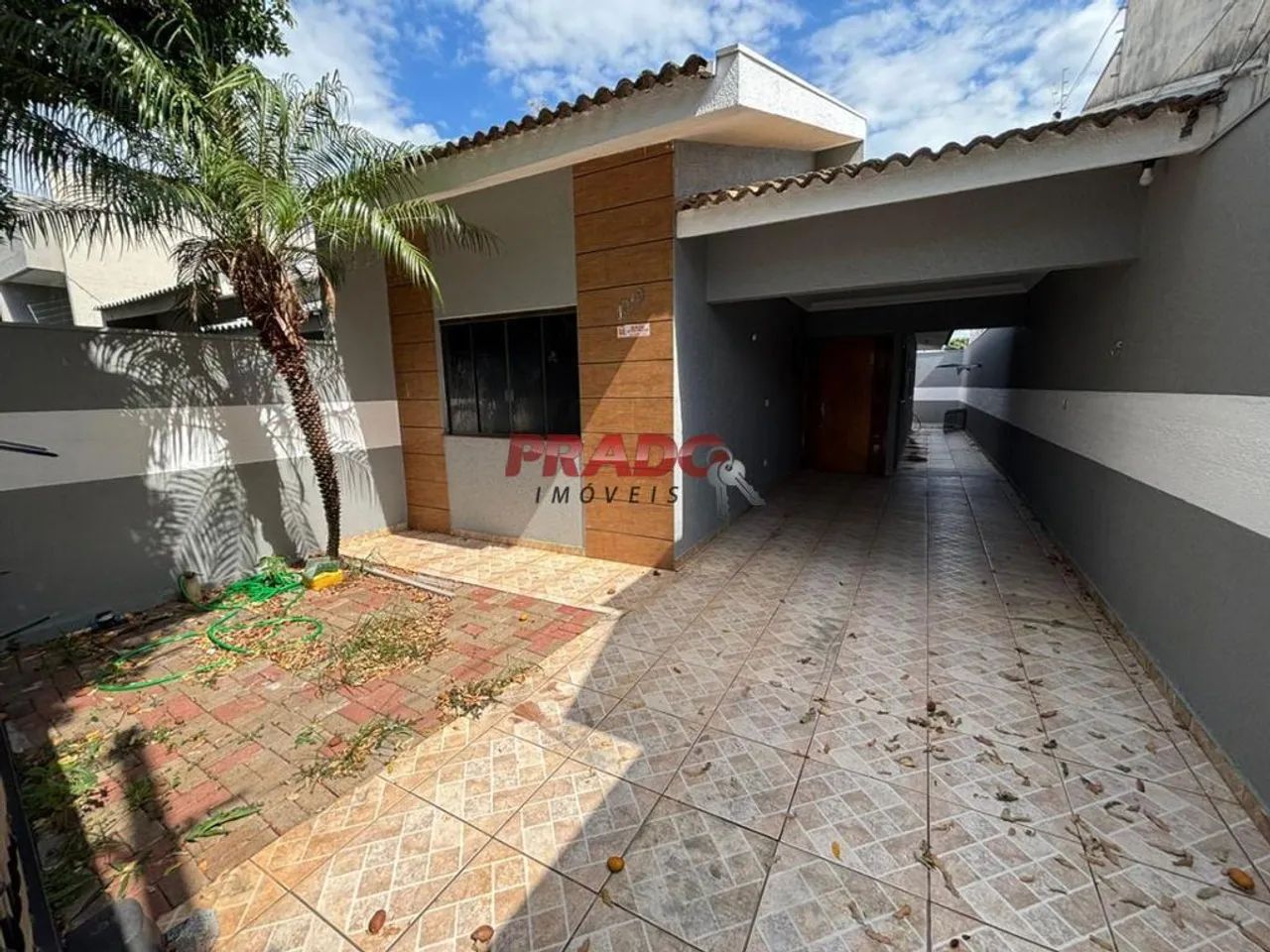 Casa à venda em Maringá, Jardim Itália II, com 3 quartos, com 99.8 m²