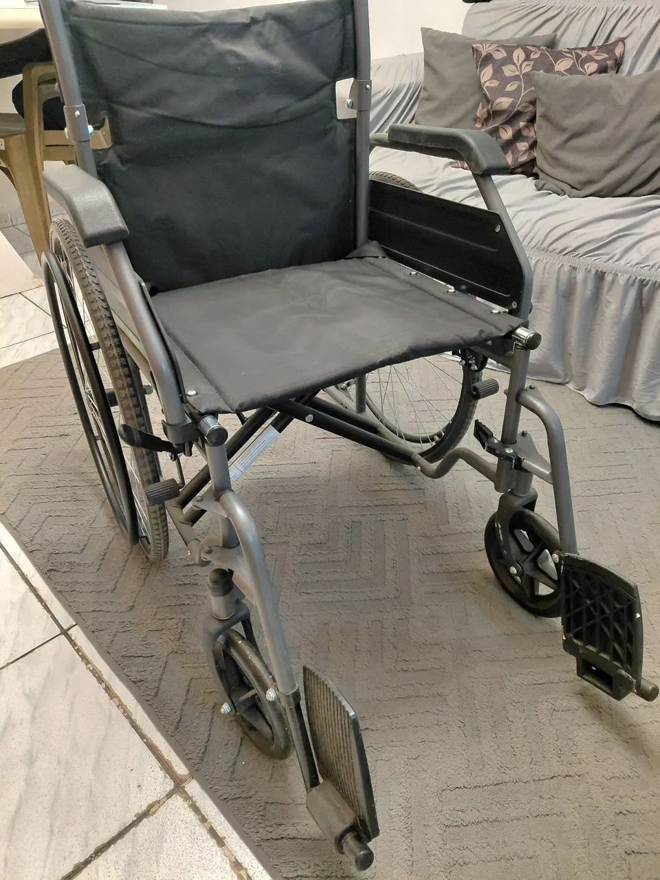 Cadeira de rodas nova - Foto 2