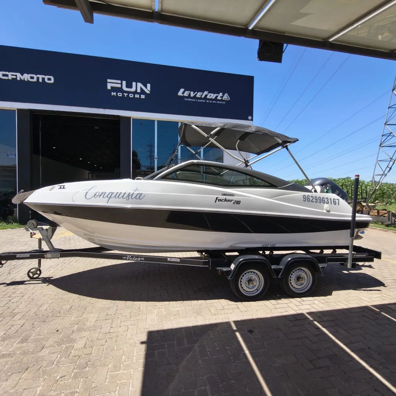 Lancha Focker 210 + 200hp