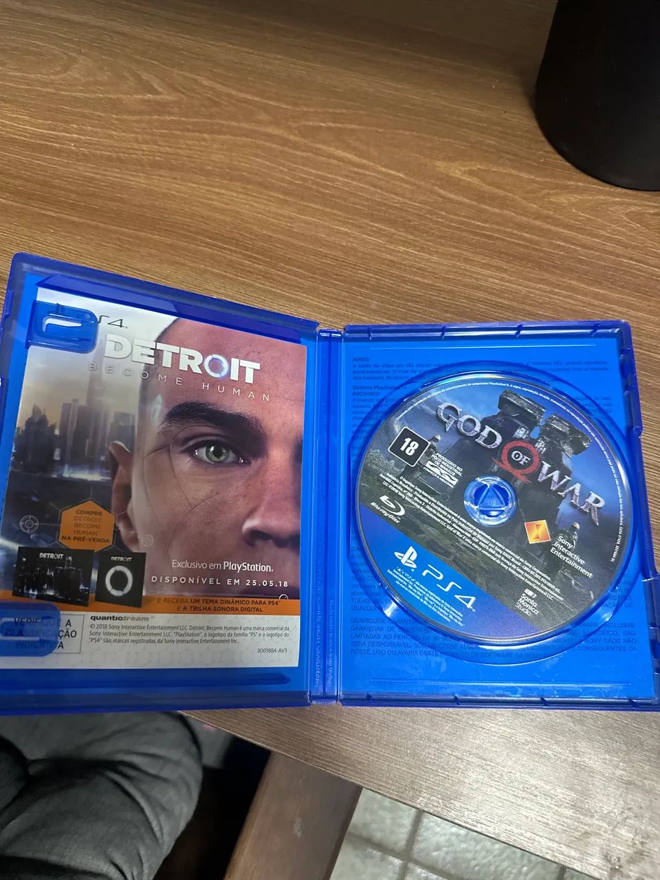 Pés 2018 e God of war  - Foto 2