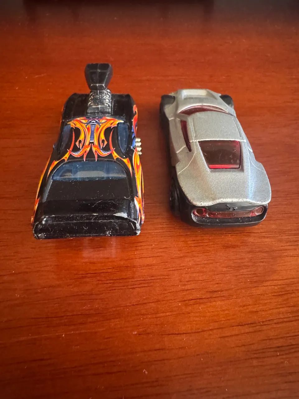 Carrinhos Hot Wheels 2 unidades - Pontiac GTO e Symbolic - Foto 4