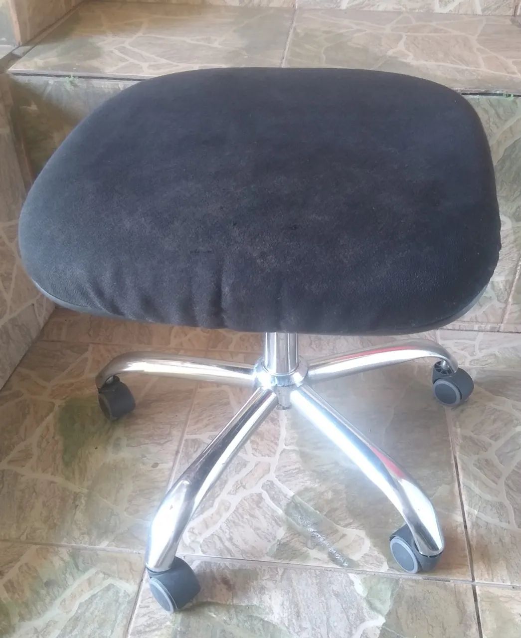Cadeira de escritório sem apoio  - Foto 2