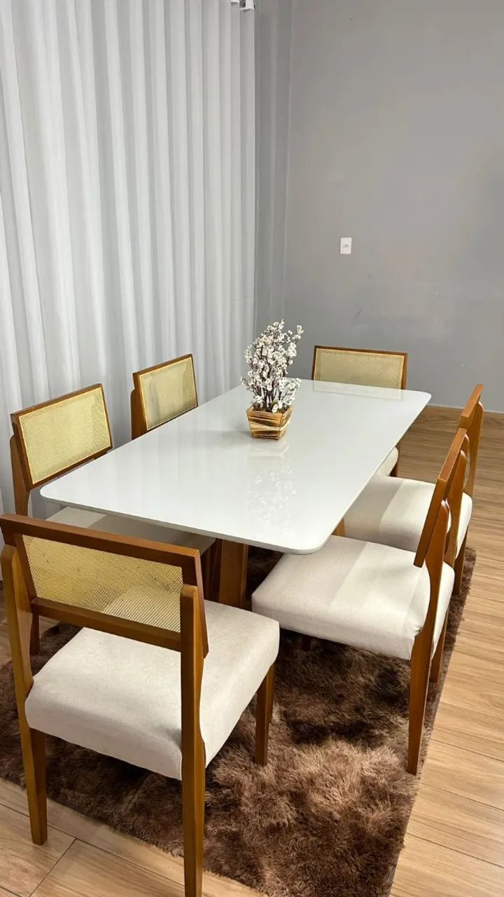 Mesa de jantar 4 cadeiras
