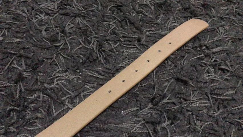 Cinto Feminino Caveira Dourada Marrom Novo e No Plastico - Foto 3