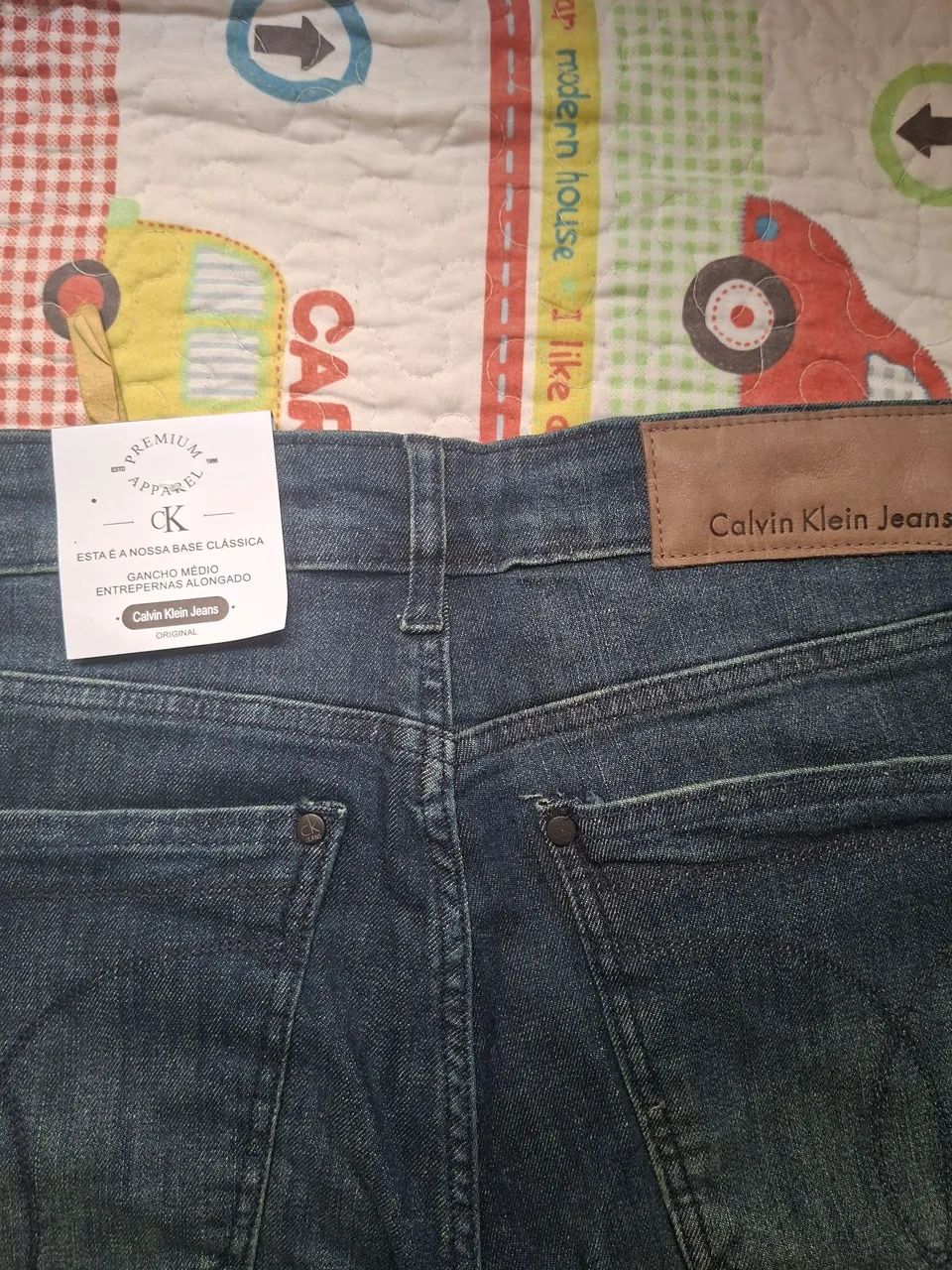 calça Calvin Klein tamanho 40 - Foto 3
