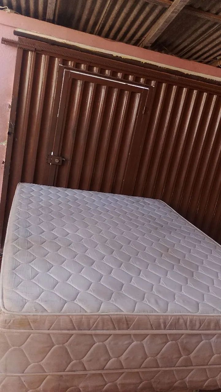 Vendo essa cama box casal .usada