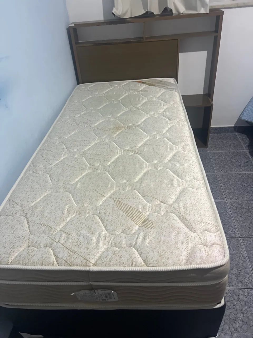 Cama solteiro com cabeceira*****