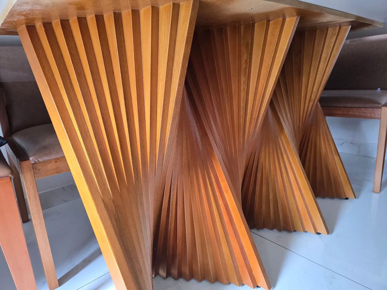 Mesa de Alto Padrão Nova em Madeira Nobre - Foto 2