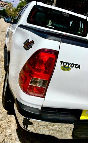 Toyota Hilux SRV 2017 é na Angel Veículos!!! - Foto 2
