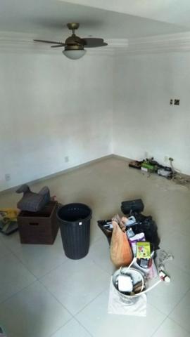 Magnífica Casa independente 3 qts, 3 bn, amplo quintal colada a rua Eliseu de Alvarenga - Foto 8