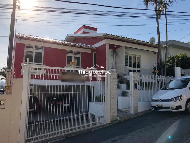 Casa com 04 quartos em Florianópolis/SC (Estreito)