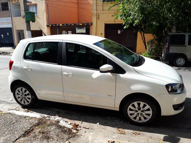 Volkswagen Fox 1.0 (Flex) 4p - 2013 - Foto 2