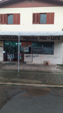 Mercearia e padaria aceito um carro como parte de pagamento