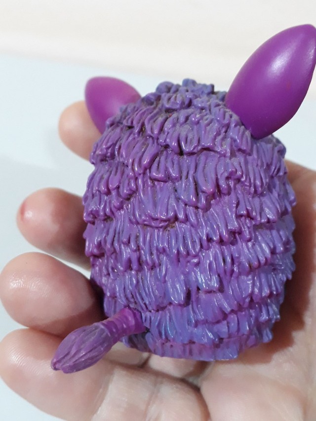 Brinquedo Furby coleção Hasbro 2013 (O branco falta uma orelha) - Foto 2