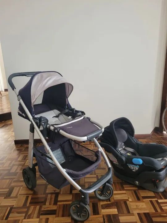 Carrinho de bebê Uppa Baby (Cruz) + Bebê Conforto Uppa Baby (Mesa)