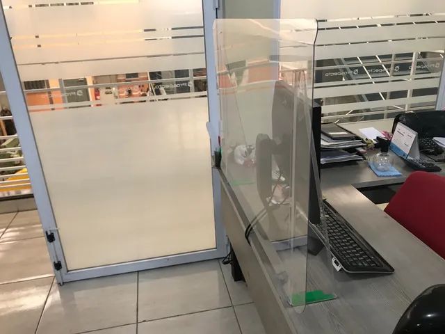  Proteção de acrílico covid para atendimento. 