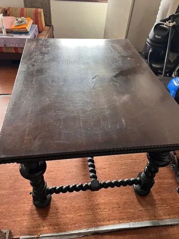 Mesa de madeira maciça do seculo 19