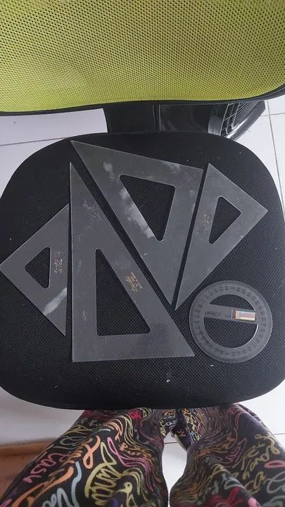 ESQUADROS E TRANSFERISOR - Foto 3