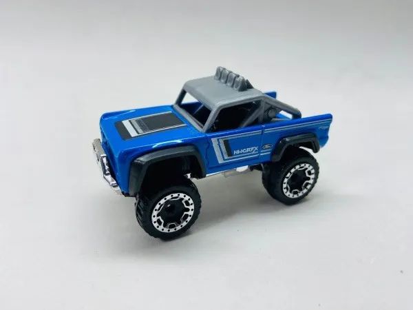 Miniatura Ford Bronco Hot Wheels 1/64
