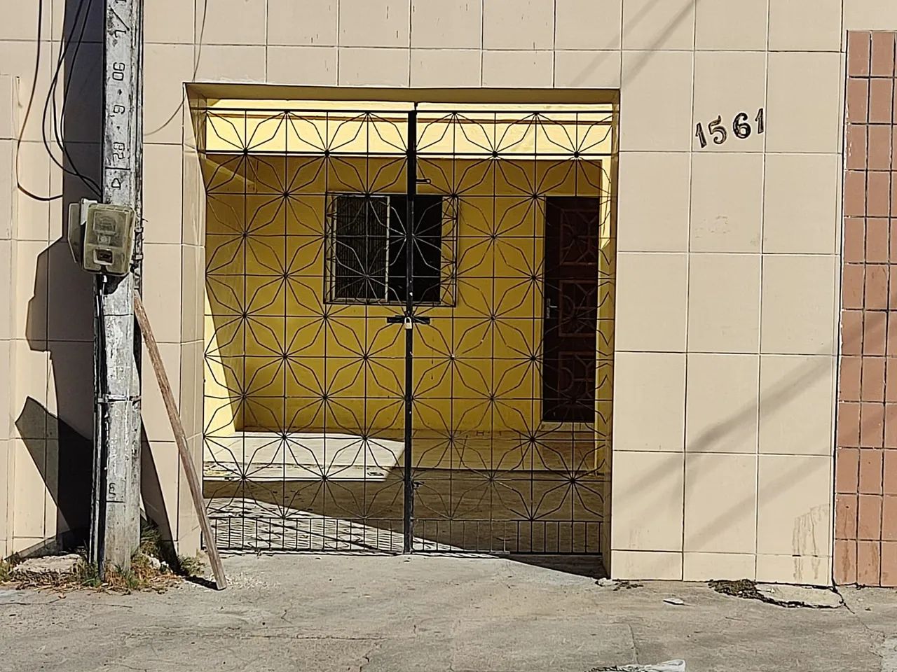 Casa para aluguel possui 100 metros quadrados com 2 quartos em João XXIII - Fortaleza - CE