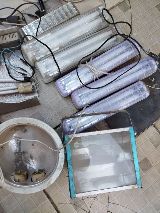 Lâmpadas de emergência spots ,refletores e Iluminação  - Foto 3