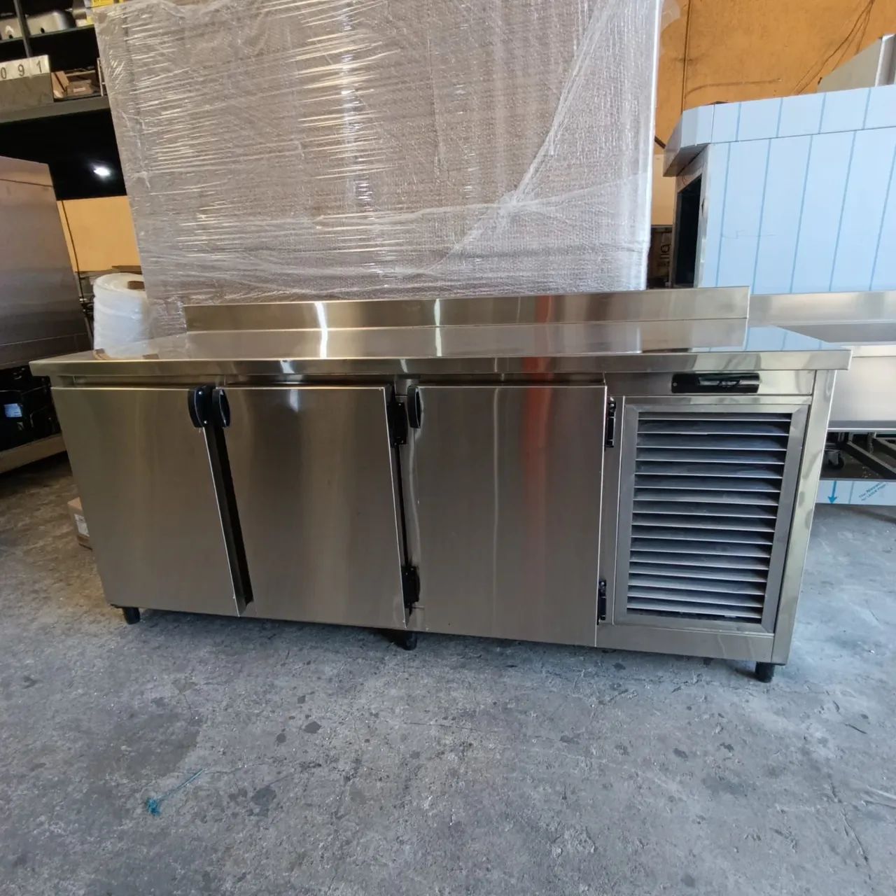 Balcão Refrigerado 3 Portas em Inox - Ideal para seu Negócio! - Foto 3