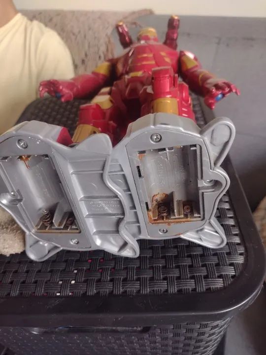 Boneco Hasbro 2009 Iron Man, Usado, com controle - não funciona - Foto 3