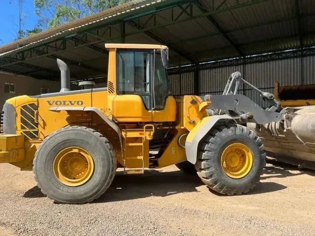 Pá Carregadeira Volvo L120-F Ano 2010